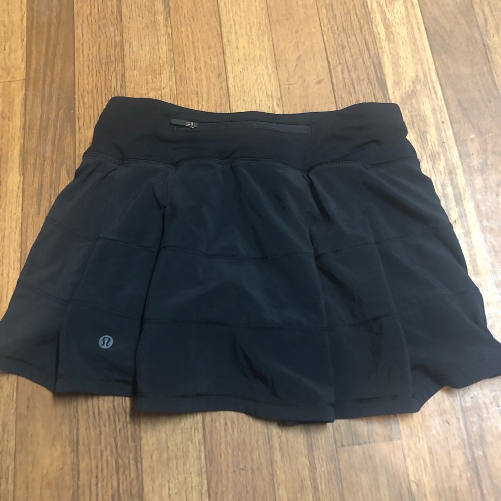 Lululemon Black Athletic Skort with Embroidered Gator Logo - Picture 10 of 11